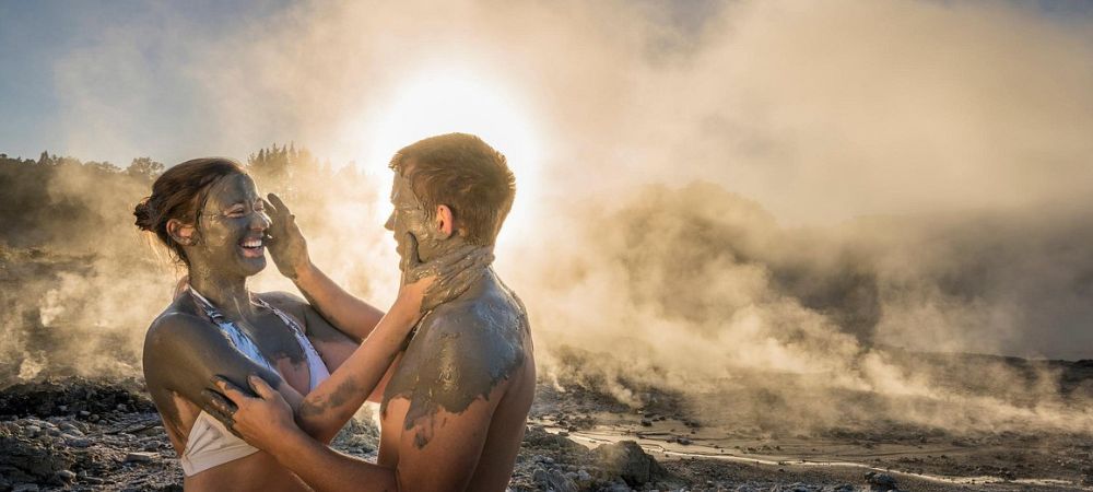 Wedding marriage gift couples experiences for two that the bride and groom can do together as newlyweds